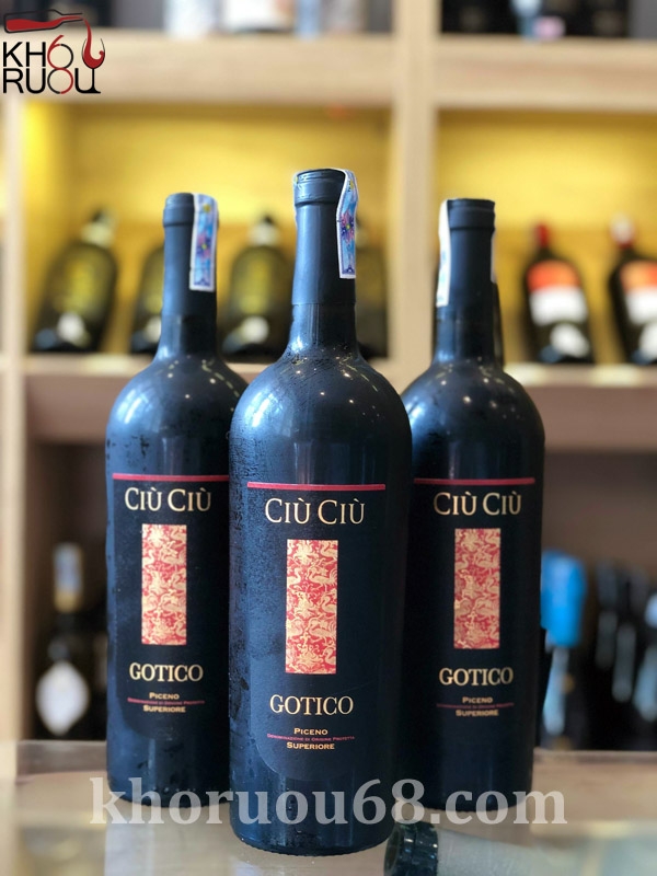 ruou-vang-y-ciu-ciu-gotico