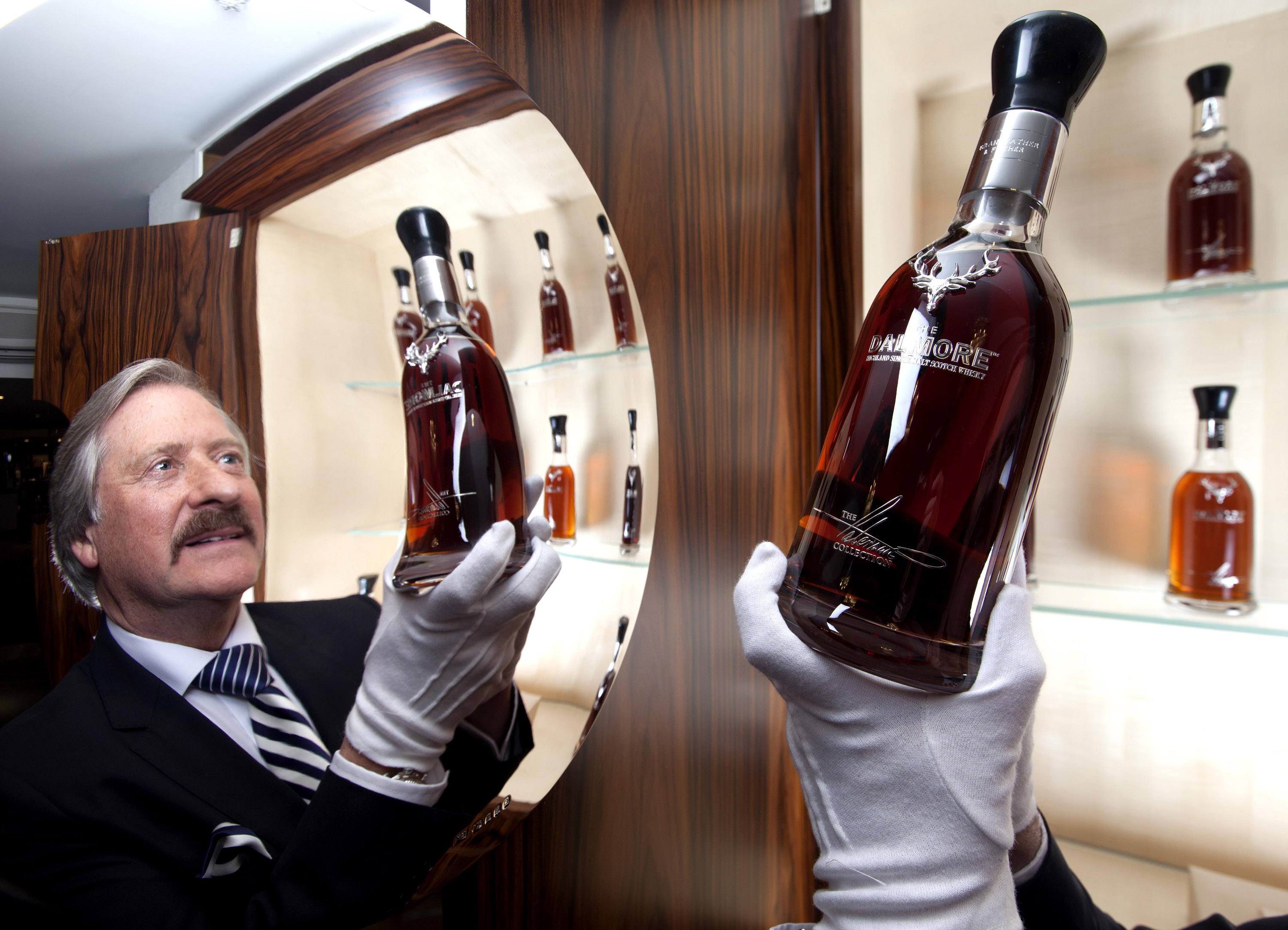 Dalmore 18 Damore được kiểm tra rất kỹ lưỡng