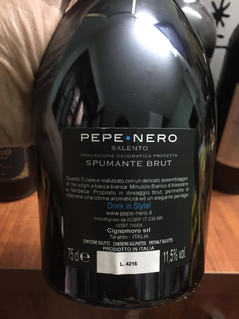 ed46efde-7372-4e3d-8a91-9822f2c35f26 ruou-vang-no-y-pepe-nero-salento
