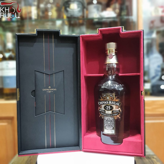 Rượu Chivas 25 năm
