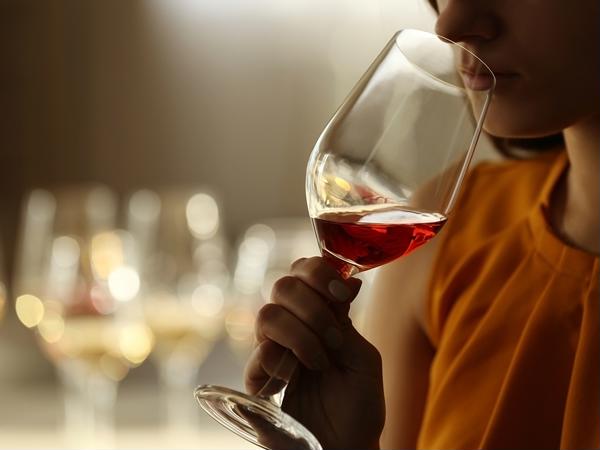 RƯỢU VANG ĐỎ GIÚP CẢI THIỆN TRÍ NHỚ