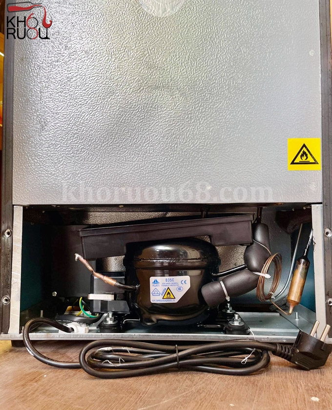 Tủ Bảo Quản Rượu Vang Blue Ice 24 Chai Lốc Gas