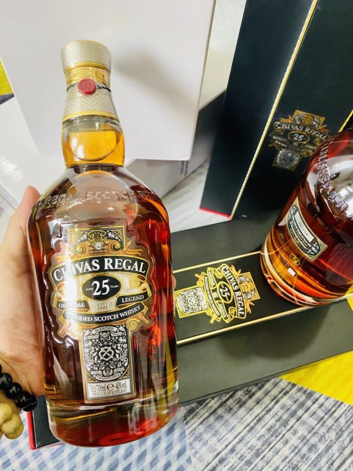 Rượu Chivas 25 Chai Thủy Tinh