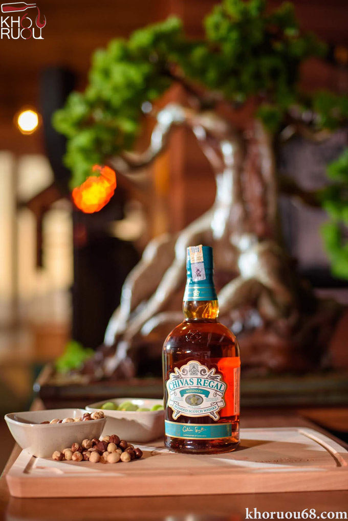 Rượu Chivas Xanh Nhật Mizunara Chivas Xanh Nhật Mizunara