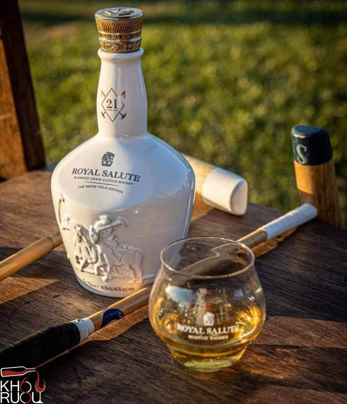 Rượu Chivas 21 Snow Polo Limited Rượu Chivas 21 Snow Polo Limited
