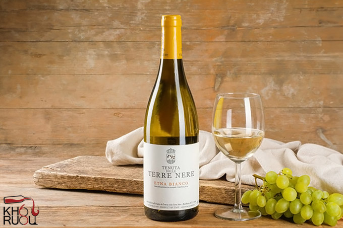 Rượu vang Ý Terre Nere Etna Bianco