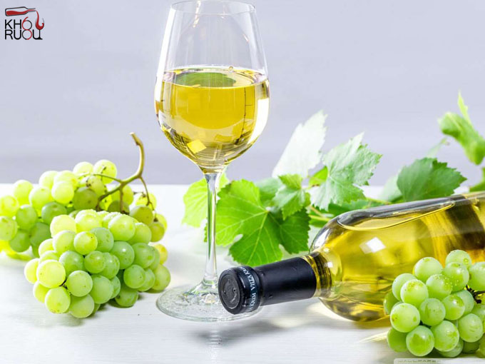 Rượu Vang Trắng Nho Tốt