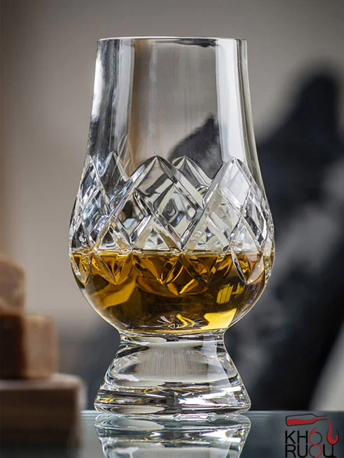Ly Glencairn