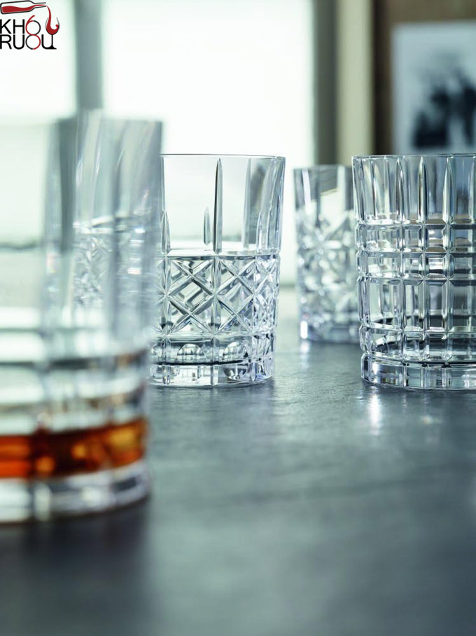 ly uống rượu Whisky