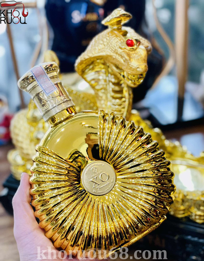Rượu Linh Vật Rắn 2025 Linh Bảo Chiêu Tài Full Gold