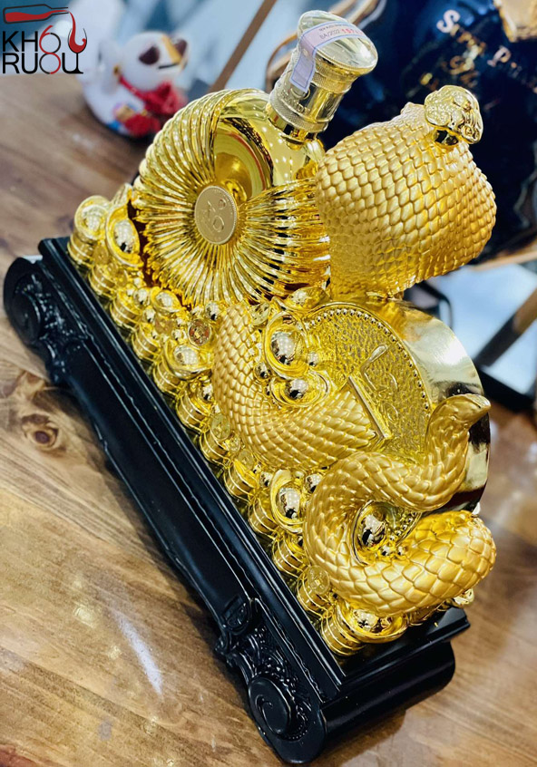 Rượu Linh Vật Rắn 2025 Linh Bảo Chiêu Tài Full Gold