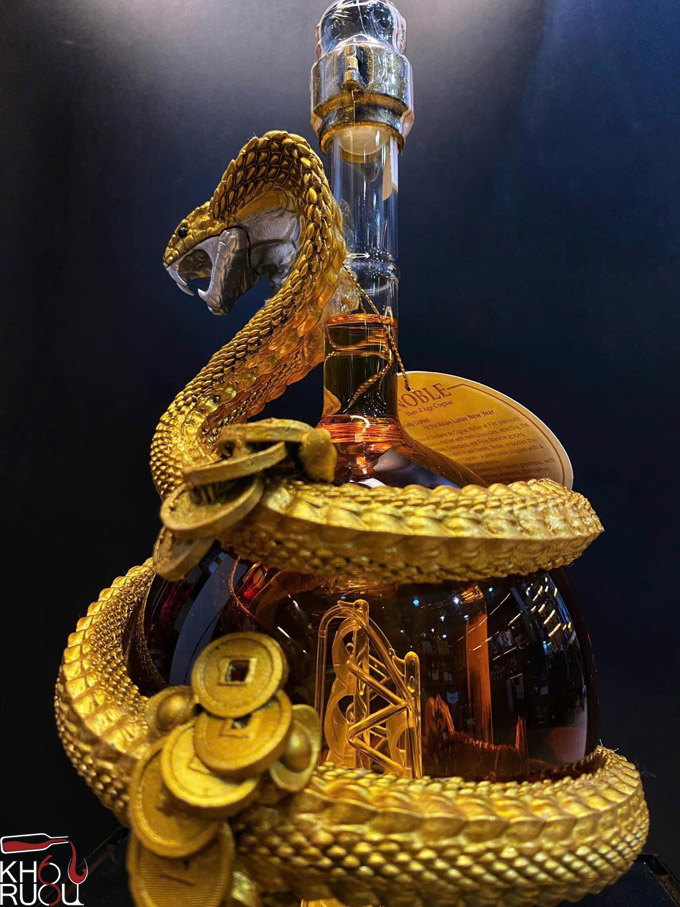 Rượu Rắn Ôm Châu Noble Hors dAge Cognac RƯỢU RẮN ÔM CHÂU NOBLE HORS D’AGE COGNAC