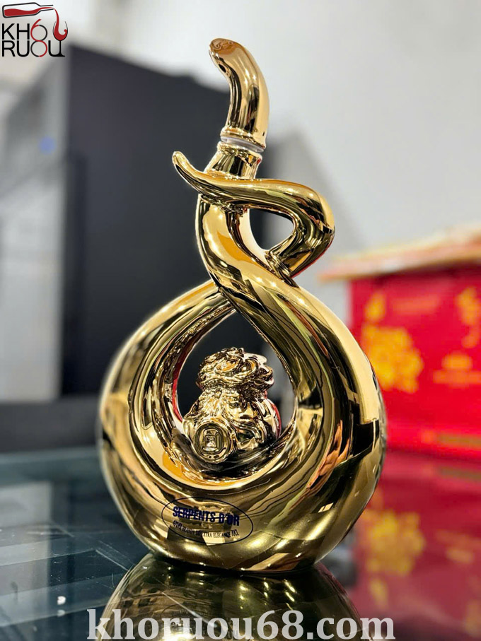 Rượu Linh Vật Ất Tỵ “Serpents d’Or” – Biểu Tượng Quyền Lực và Trí Tuệ