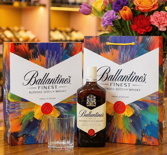 Rượu Ballantine's Finest hộp quà